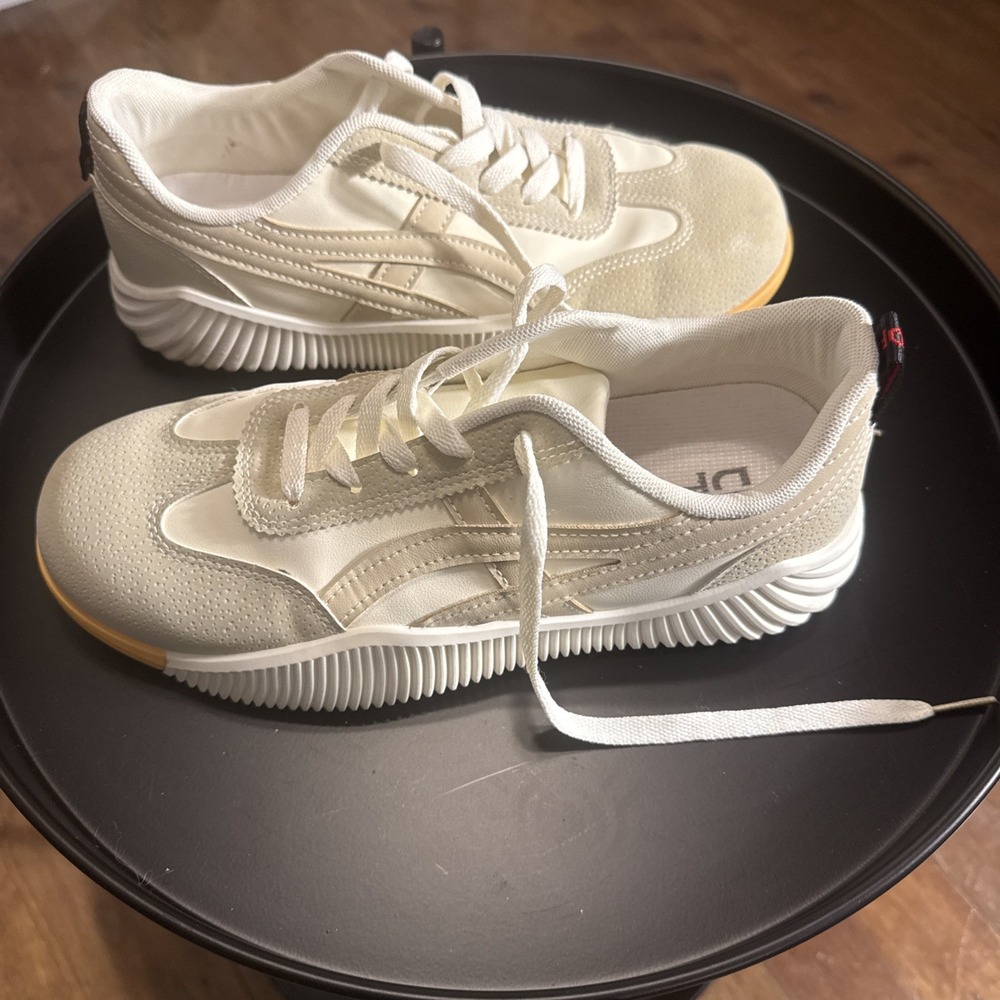 De Florance Sneakers Women's 9.5 Cream Italian Design Ribbed Platform Sole Shoes
